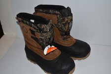 OZARK TRAIL MOSSY OAK BOYS WINTER BOOTS SIZE 4 - NEW QKM47