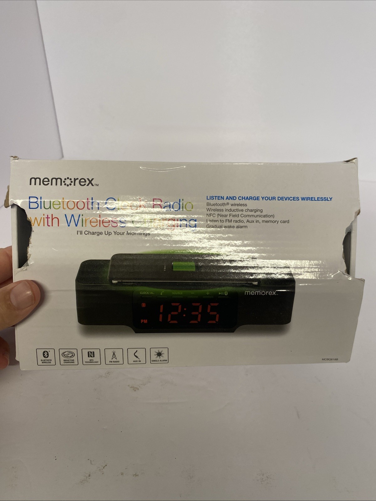 Memorex Wireless Clock Radio MCBQ618B Bluetooth NFC Charging