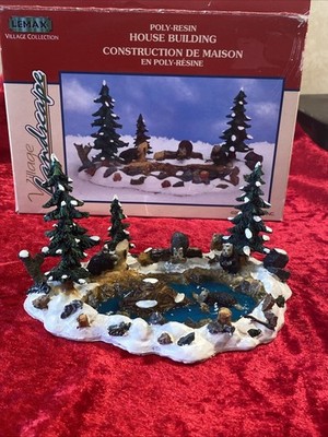 Lemax House Building Village Landscape Accent # 33403A  Year 2003 Christmas Mint