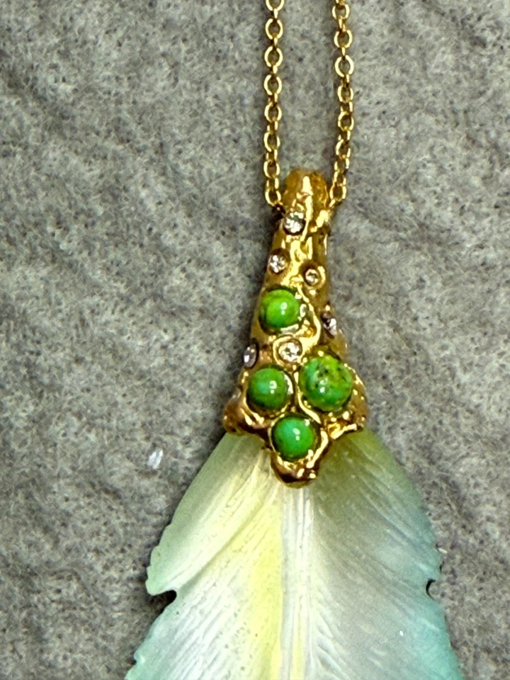 ALEXIS BITTAR RARE LUCITE LEAF PENDANT ON 18 INCH CHAIN NECKLACE - Image 3 of 4