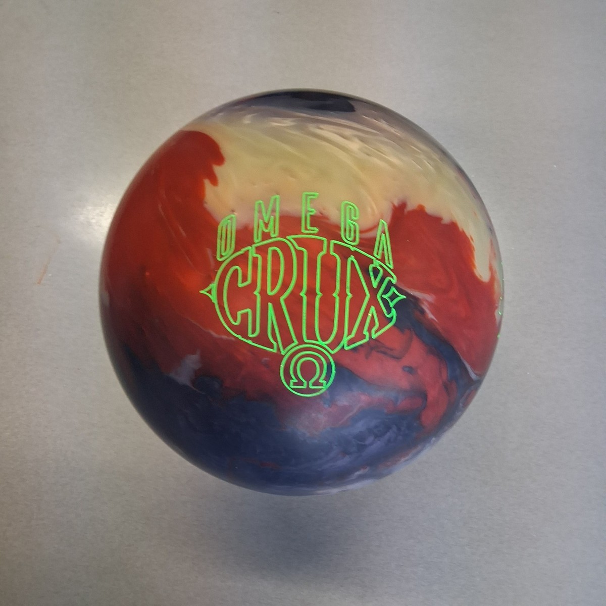 Storm Omega Crux bowling ball 15 LB. 1ST QUALITY NEW UNDRILLED IN