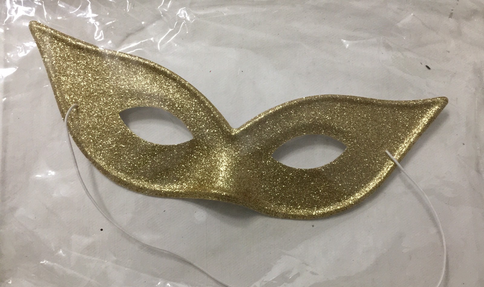 ANTIFAZ DORADO PURPURINA CARNAVAL,HALLOWEEN Nuevo.34