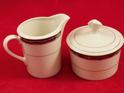 Mikasa Clarendon Fine China L3110 Gold Creamer & Covered Sugar Bowl Lid Thailand