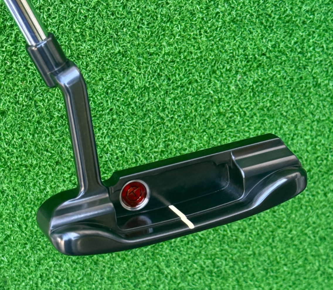 009 Scotty Cameron Circle T Masterful Brushed Black Carbon Tour
