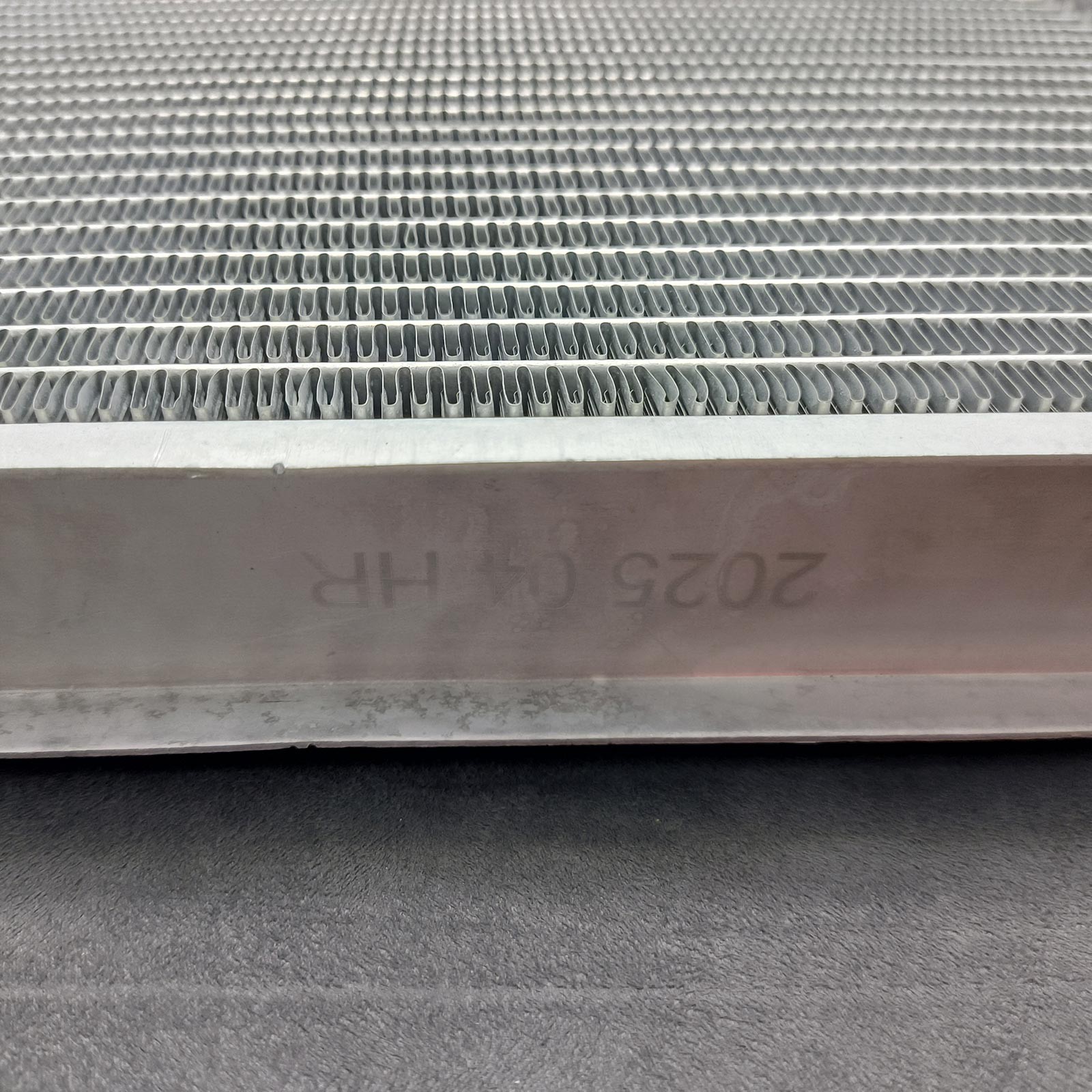 400121252D RH Aluminum Radiator for 2010-14 Lamborghini Gallardo LP550-2 LP560-4