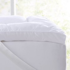 Isla Jade Queen Fiber Mattress Pad: Microfiber Down Alternative Fill