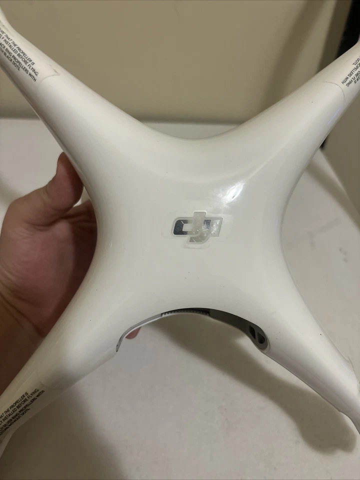 DJI Phantom 4 4K Drone - White WM330A DRONE FOR PARTS - See Photos - Image 3 of 4