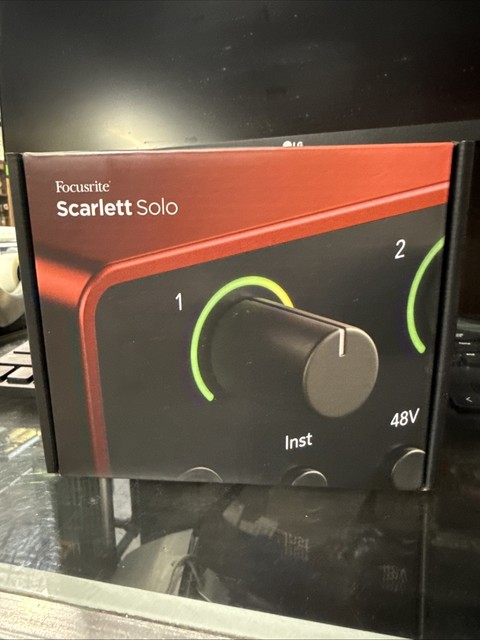 Focusrite Scarlett Solo 4th Gen USB Audio Interface - Red