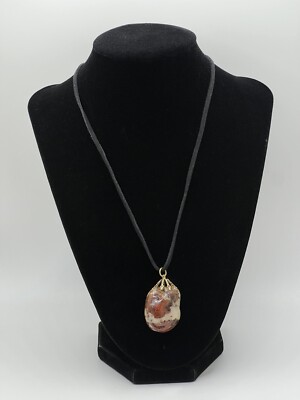 Natural Agate Healing Maroon/Off White Stone Pendant Faux Black Suede Necklace