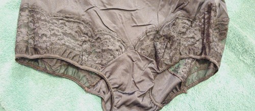 VAN RAALTE SHEERIO VINTAGE NYLON PANTY sz 7 BLACK WIDE OPEN LACE LEGS LNG #VRB10 - Picture 4 of 22