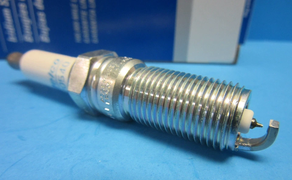 Set of 4 Spark Plugs Genuine GM ACDelco 41-108 Iridium OEM # 12590701 2.0L 2.4L - Image 2 of 4