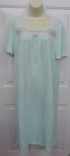 Vtg Vanity Fair Womens L Mid Length Nylon Lace  Embroidered Nightgown Green