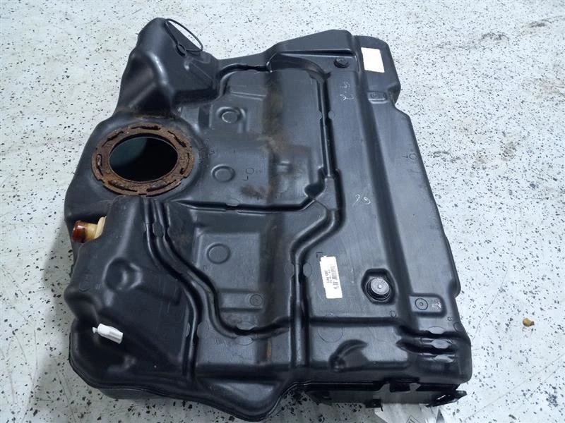 TANQUE DE COMBUSTIBLE PARA CHEVROLET MALIBU 2004-2012 TALLA 40-30-11 Foto 3 de 4