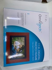 NIB DIGITAL PHOTO FRAME.
