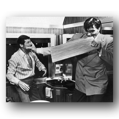 Roger Moore Richard Kiel Photo 8x10 The Spy Who Loved Me 1977 James Bond Film