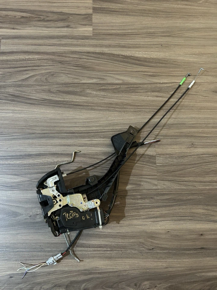 Actuador de bloqueo de pestillo de puerta Toyota Tundra 2000-2003 conductor delantero izquierdo OEM Foto 2 de 4