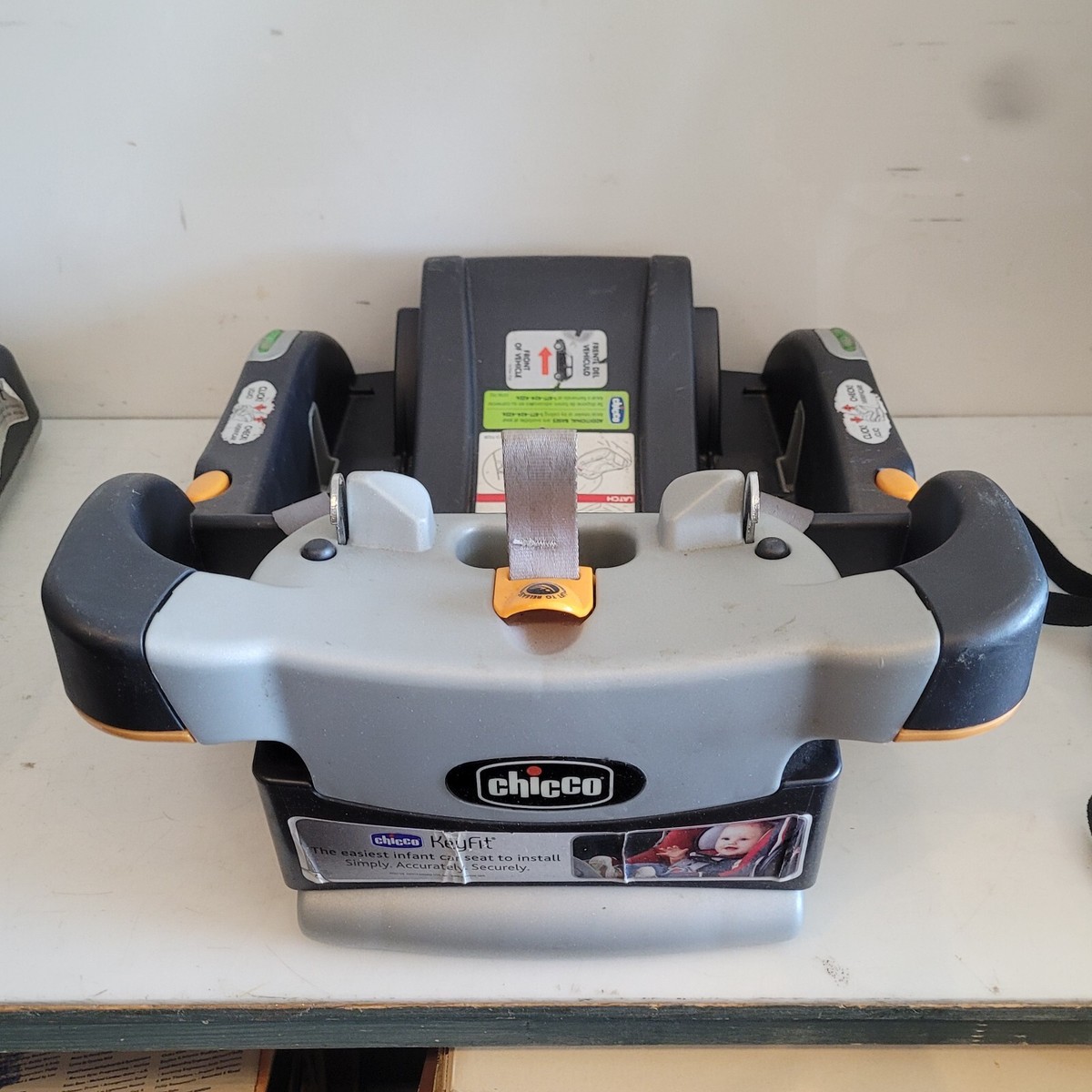 Chicco Keyfit 30 10840 Infant Car Seat Base Rear-Facing Latch