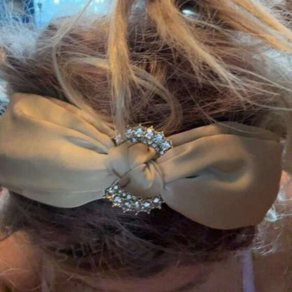 Luxurious Satin Knot Champagne Cream Headband with Rhinestone Accent NWT ✨✨🔥💗 - Image 2 of 4