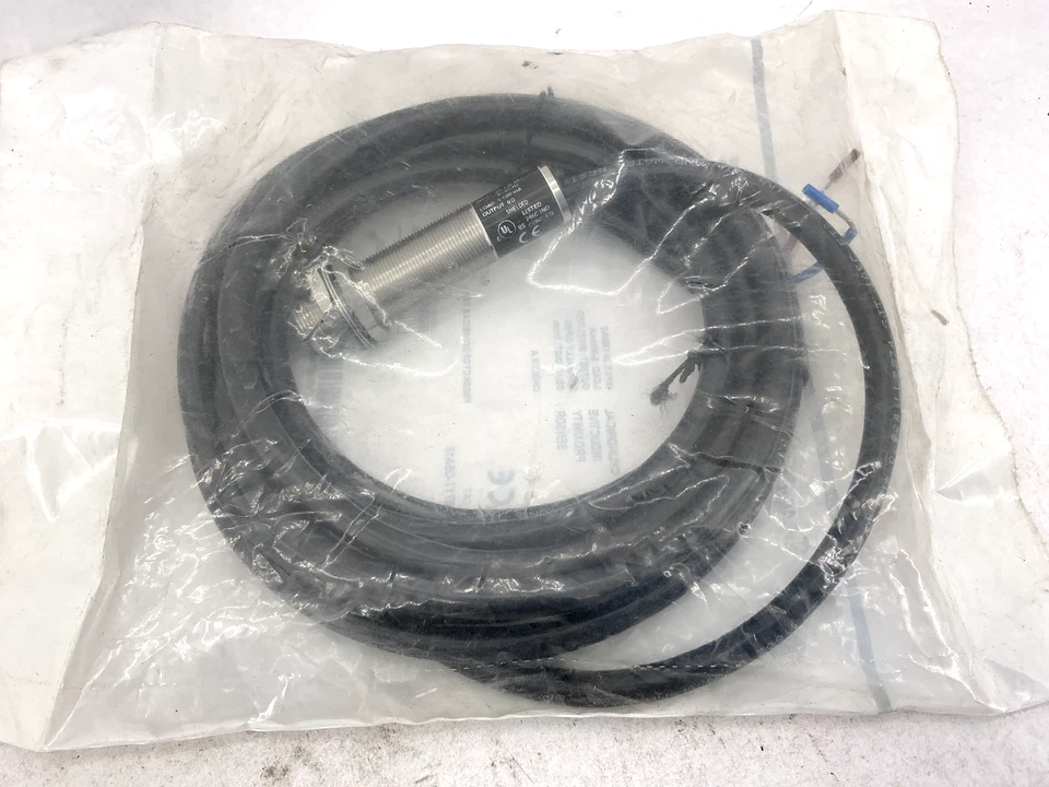 New Allen Bradley 871T-G5A18 Ser B Inductive Proximity Sensor 20-132V Dist: 5mm - Image 4 of 4