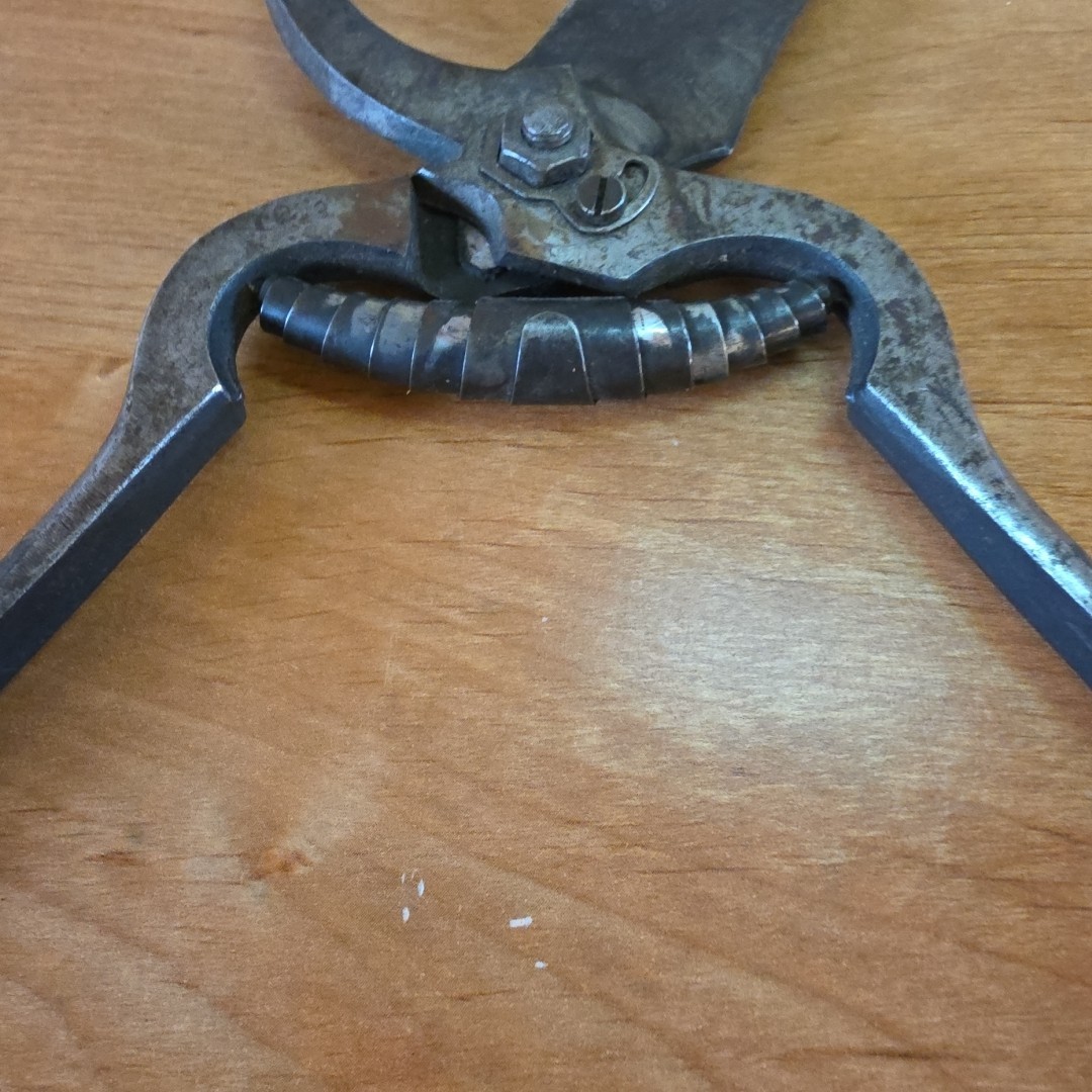 Vintage Allied Italy Forged Steel Pruneing Shears Volute Spring Pruners Garden 