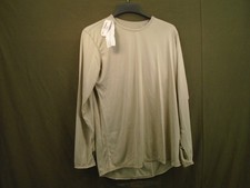 US Military Lightweight Cold Weather Undershirt Size Medium Regular New 248-V