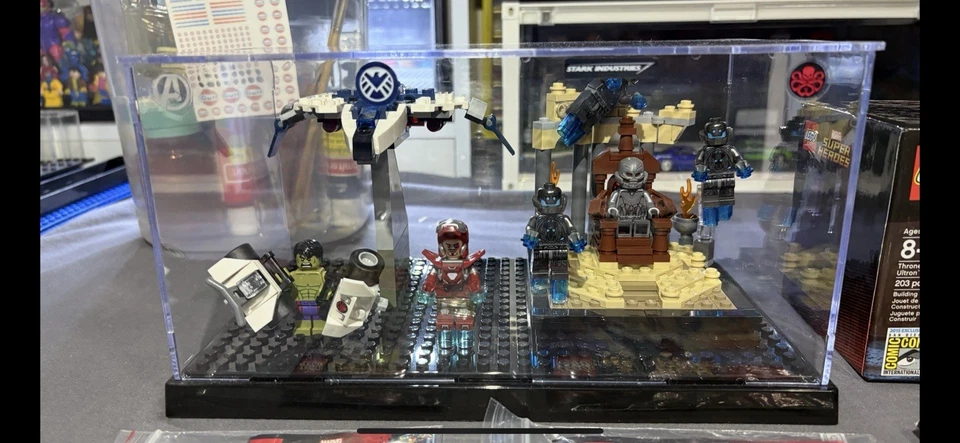 Lego Age Of Ultron, Comic Con Throne Of Ultron Plus Foil Packs, - Image 3 of 3