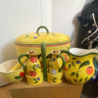 Vintage Rayware Olivio collection