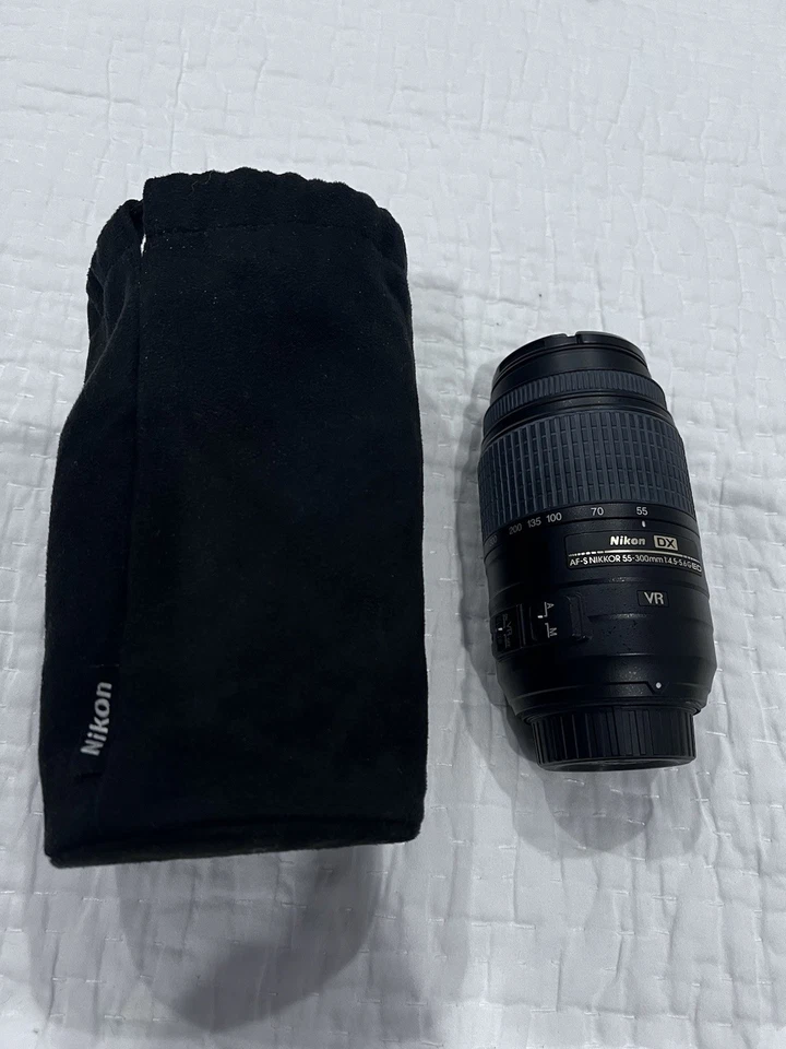 Nikon AF-S DX NIKKOR 55-300mm f/4.5-5.6G ED VR Zoom Lens Excellent Condition - image 2 of 4