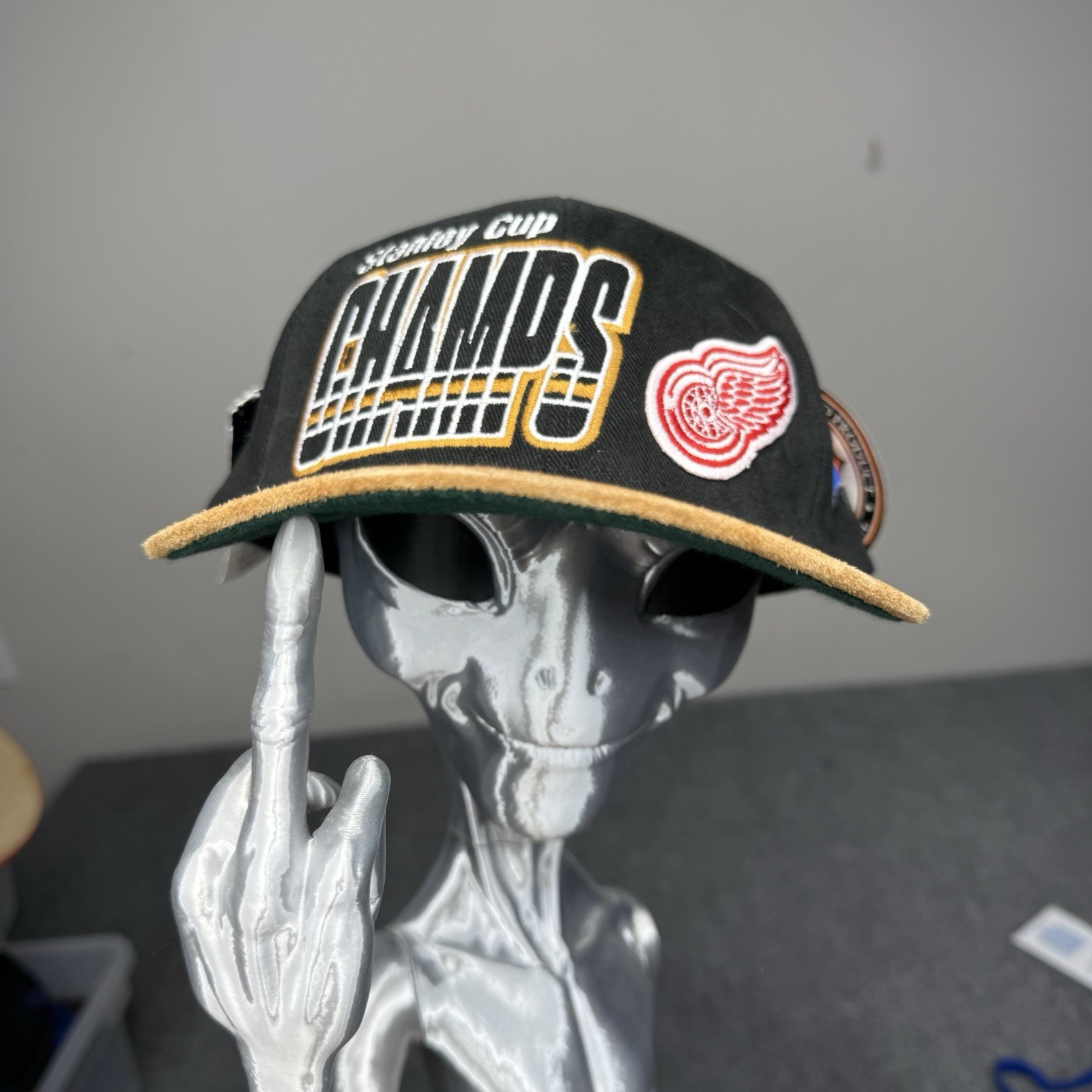 VINTAGE Starter Detroit Red Wings Cap Hat Mens Strap Back Black NHL Stanley Cup