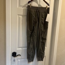 NWT Lululemon Dance Studio Mid Rise Jogger Army Green Size : 6  8  10