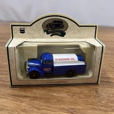Lledo chevron 1936 Farm Delivery Truck Standard Oil Die Cast England New In Box