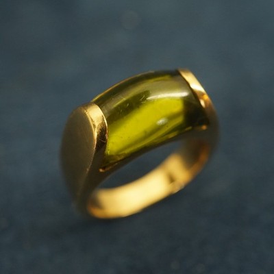 Vintage BVLGARI 18k Yellow Gold & Peridot ''Tronchetto'' Ring in Original Box