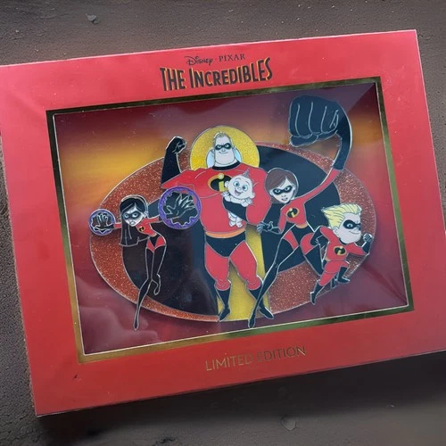 Disney Pixar The Incredibles 20th Anniversary LE 300 Jumbo Pin WDI MOG Boxed Pin