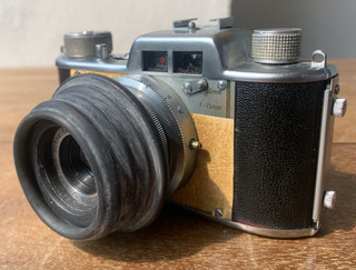 Aka Akarette II Sucherkamera mit Schneider Kreuznach Xenar 1:3.5/50