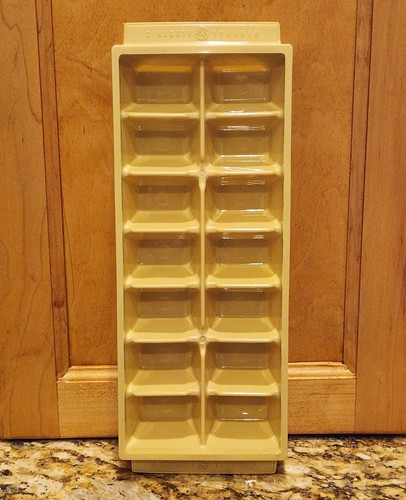 Vtg Thick Plastic Ice Cube Tray Harvest Wheat Gold General Electric GE MCM