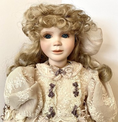 Pat Thompson - Vlasta Dolls - Ellie - 17'' - Signed - Limited Edition #1/50