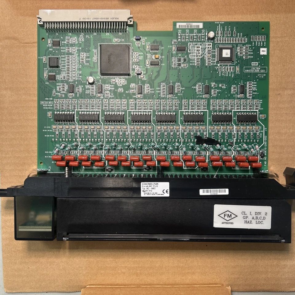 TARJETA DE ENTRADA FANUC IC697MDL250 32 PT 12 NUEVA pero pieza rota****VER FOTOS****** Foto 3 de 4