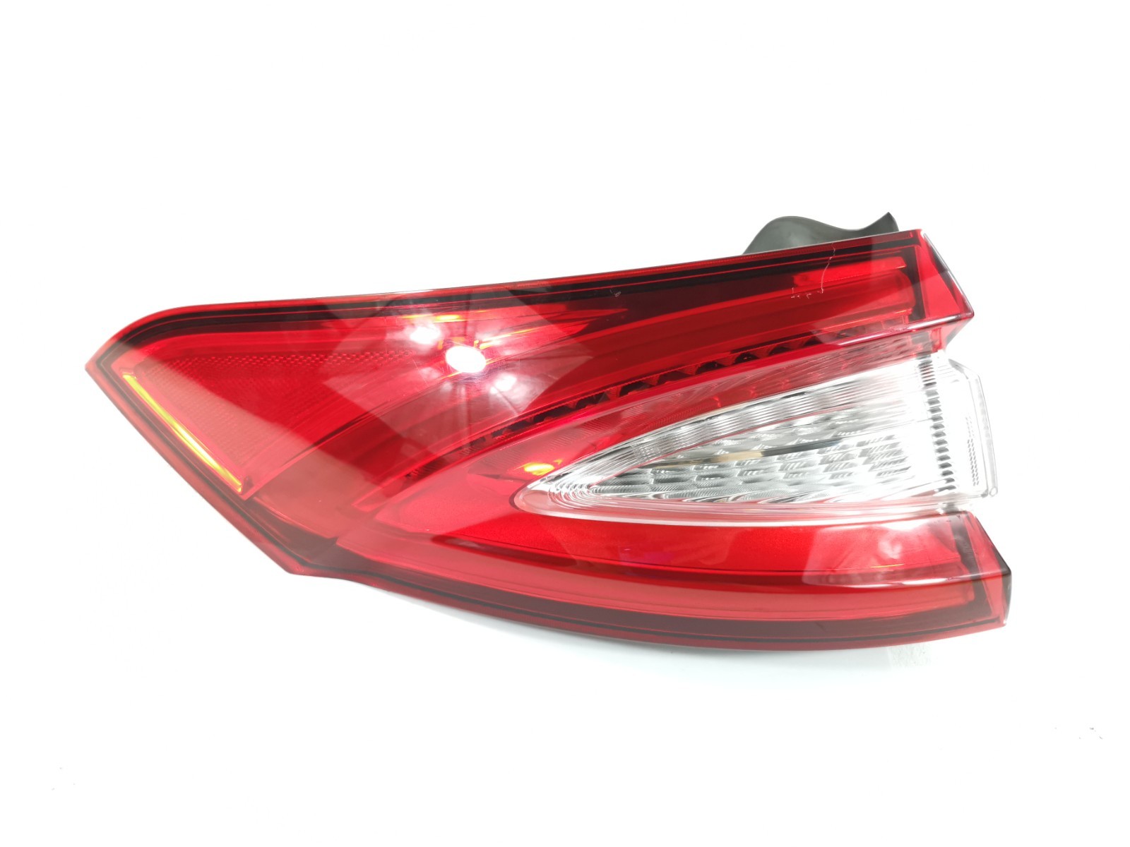Maserati Levante 2017 Rear Left Outer Tail light P/N 670035797