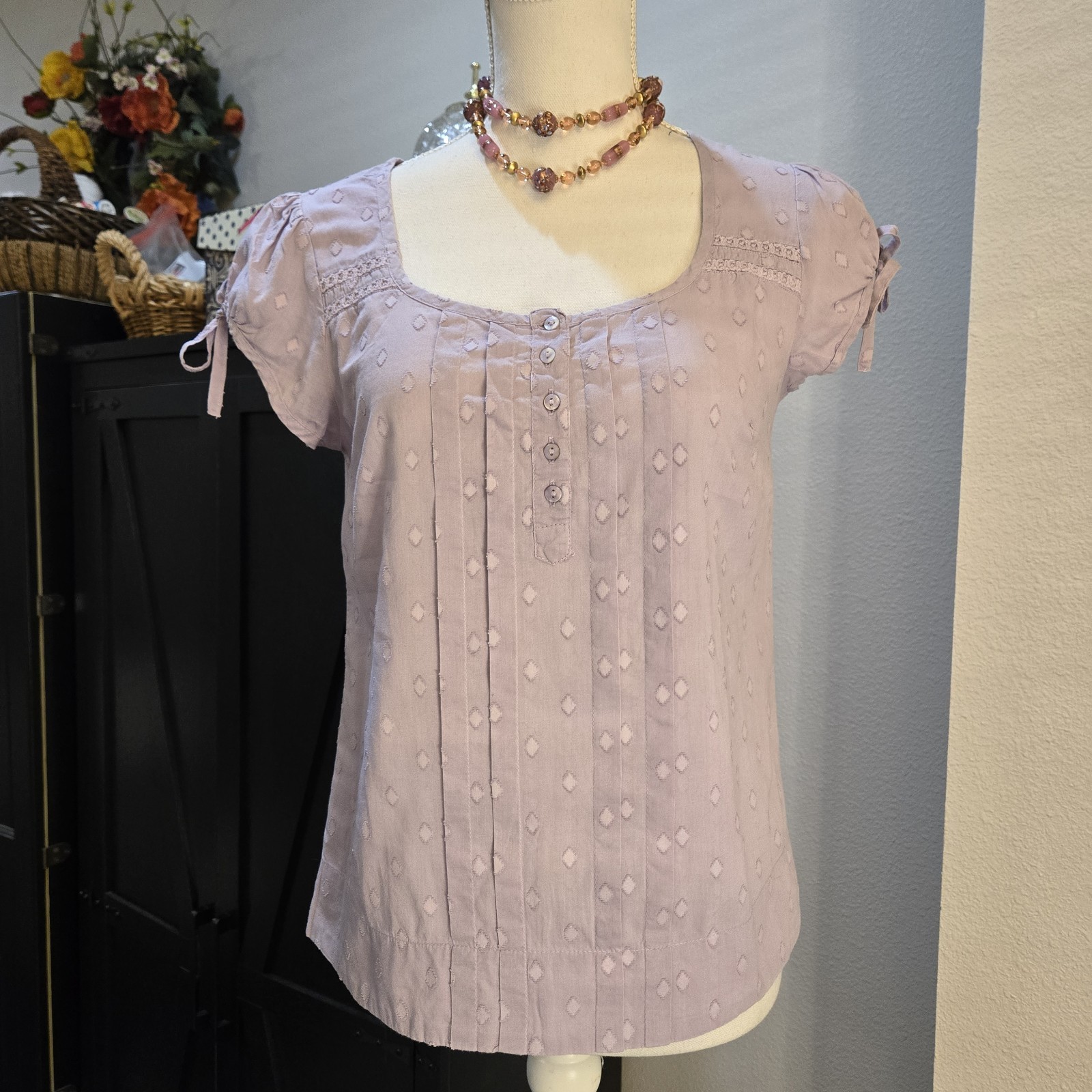 HM Blouse Womens  Lavender Swiss Dot  round Neck Lightweight Top size 4.  177-image