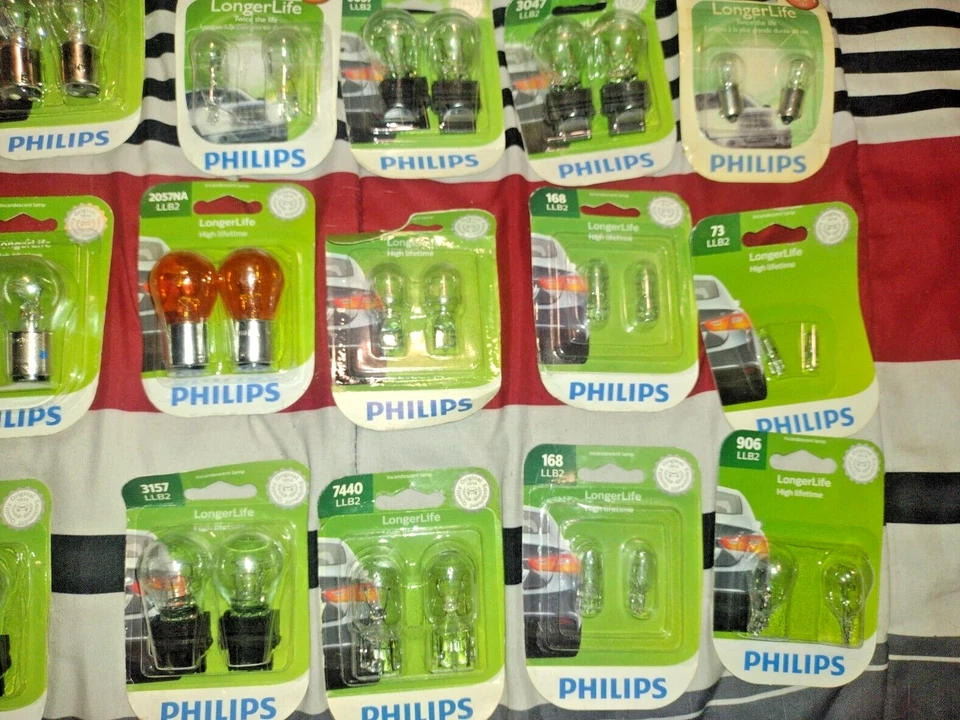 lot of 30 New Philips Longer Life High Lifetime Courtesy Light Bulbs - Image 3 of 3