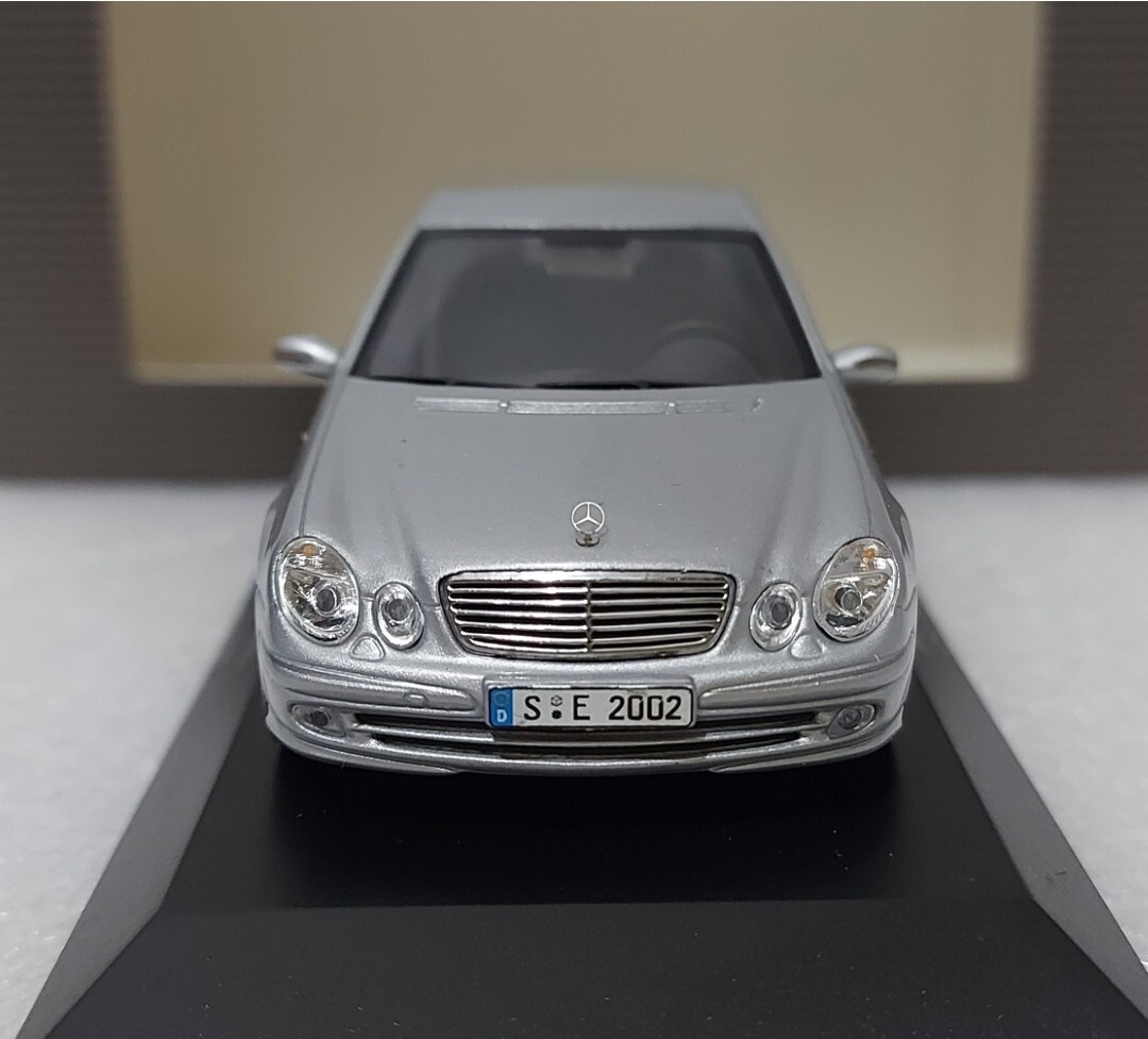 Mercedes-Benz E-Class 2007 W211 Silver 1:43 Minichamps Mercedes-Benz E-Class 2007 W211 Silver 1:43 Minichamps