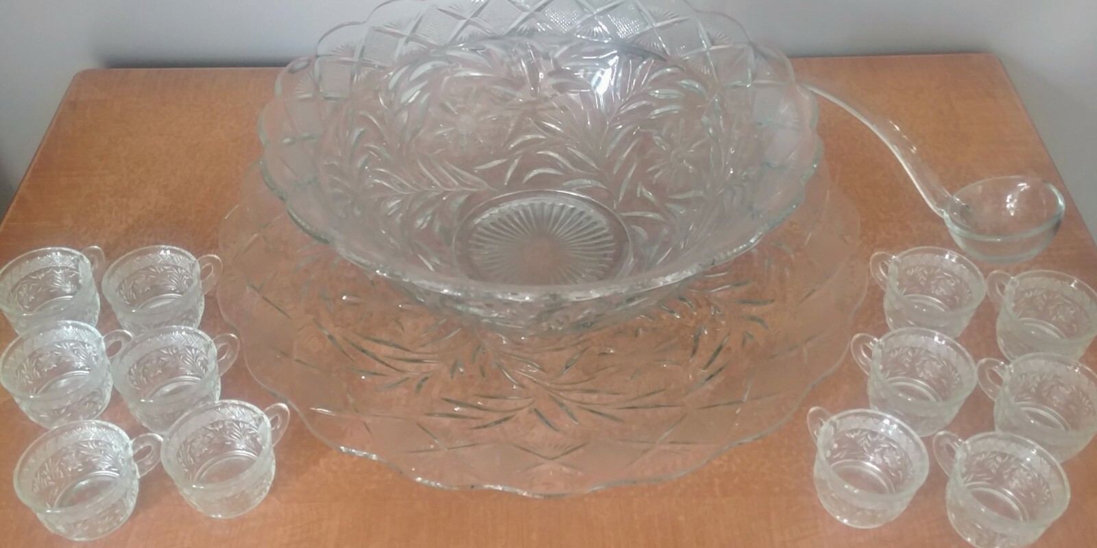 SMITH GLASS PUNCH BOWL SET 15 PIECE SET DAISY AND BUTTON HOLIDAY eBay