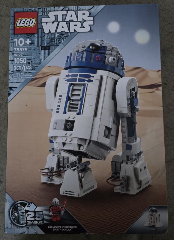LEGO Star Wars R2-D2 75379 factory sealed 