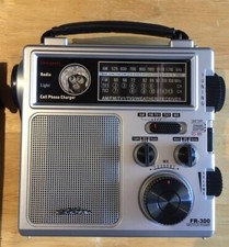 Eton FR-300 Dynamo AM/FM/TV/WEATHER Radio  Lights  Carry Case