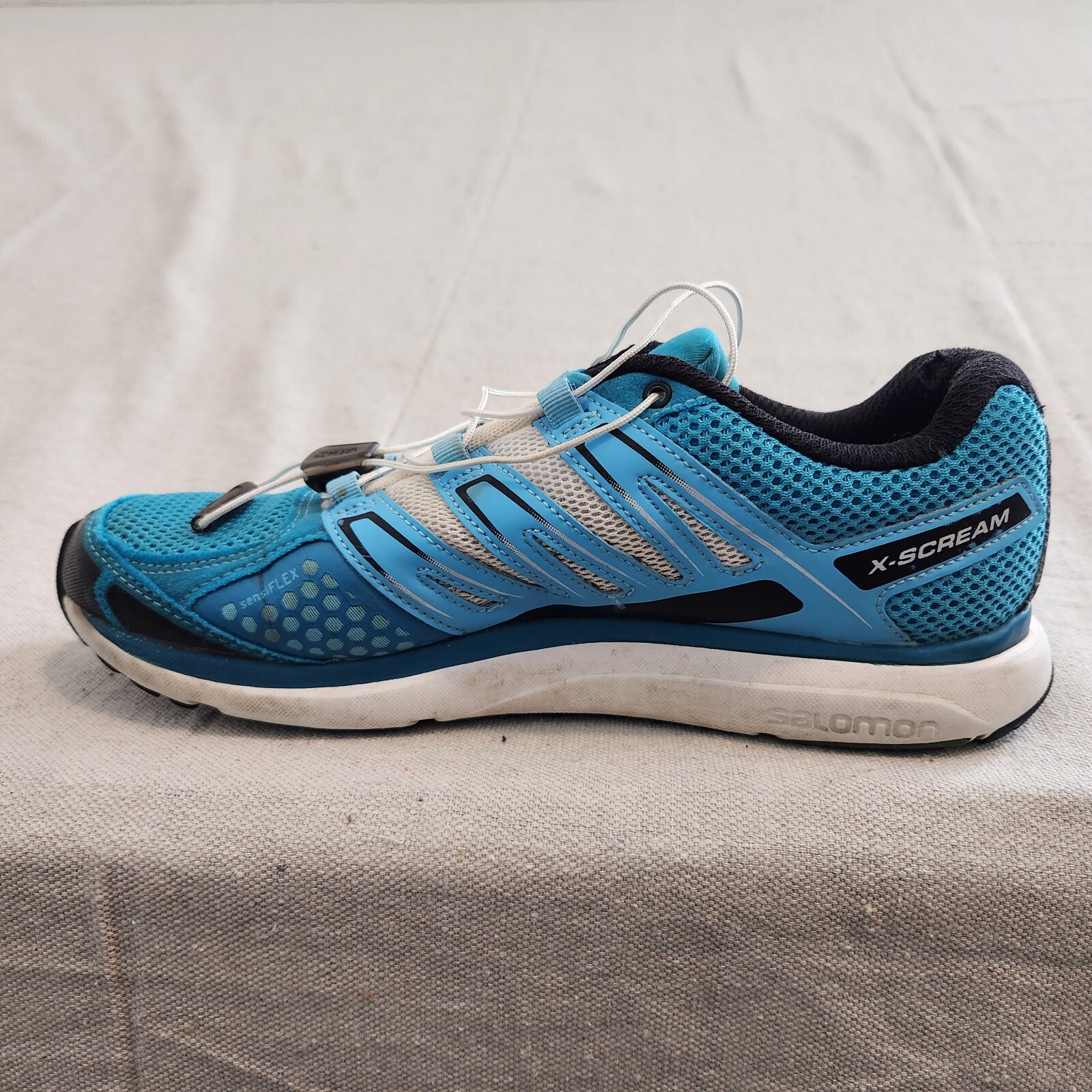 Scarpe da corsa blu Salomon taglia 8 X Scream City Trail alte basse escursionistiche