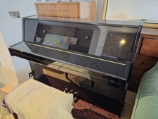 Yamaha Black Upright Piano B1 PE
