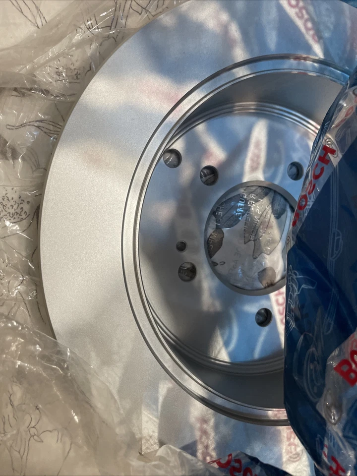 Rotor de freno trasero QuietCast Premium para Hyundai Santa Fe 2001-2006 Bosch 28010828 Foto 3 de 4