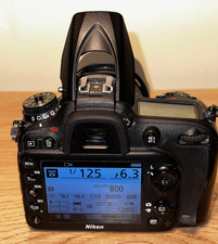 Nikon D7200 DSLR Camera+ Nikon 18‑70mm Lens –Bag, Charger, SD card,