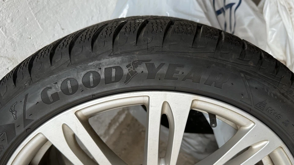 Neuwertige Winterreifen auf Alufelgen  20 Zoll mit 7 mm Profiltiefe - Bild 3 von 4
