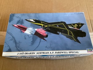MODEL KIT J 350 DRAKEN AUSTRIAN A.F. FAREWELL SPECIAL BY HASEGAWA 1:72